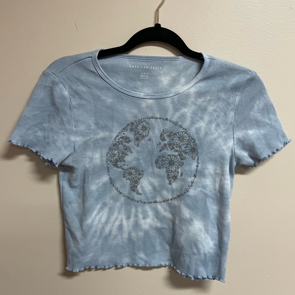 AE cropped t-shirt